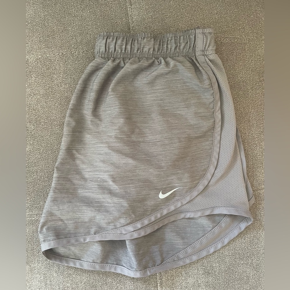 Nike Medium Women’s Dri-Fit Shorts | Grey